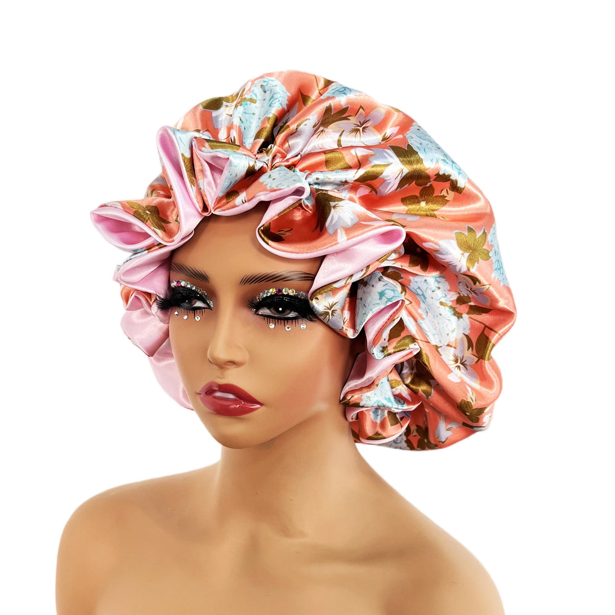 Bonnet en satin double couche soyeux